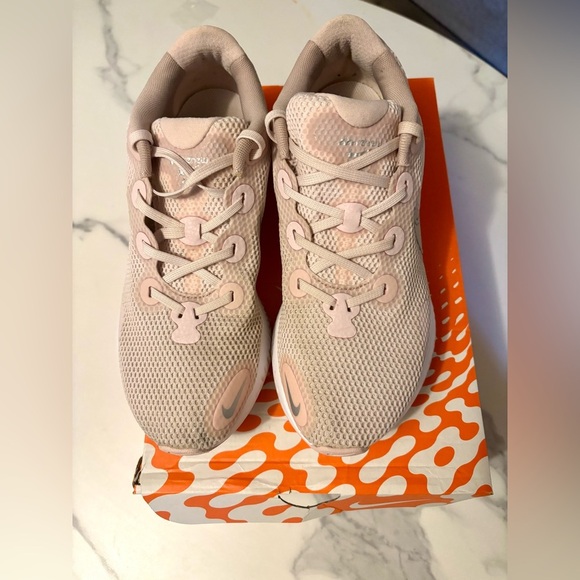 Nike Renew Women's Pink Running Shoes - Picture 3 of 7